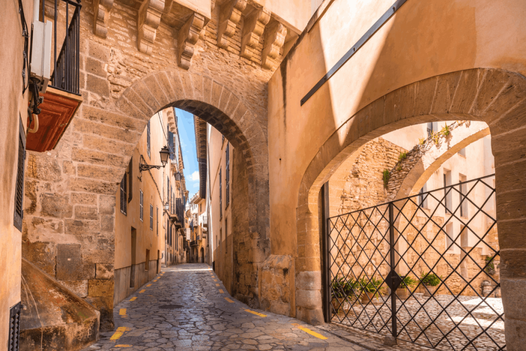 Palma’s Old Town is a maze of narrow, winding streets lined with beautiful old buildings, quaint shops, and hidden courtyards. Walking through this area gives you a sense of the city's rich history. You’ll find a blend of Moorish, Gothic, and modernist architecture throughout the Old Town.