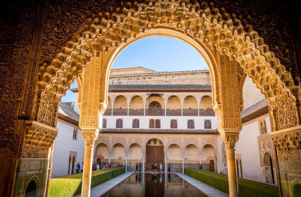 Spain’s cultural and historical heritage is vast and varied, making it an incredibly rich place to live. From world-renowned artists like Picasso and Gaudí to ancient Roman ruins and Moorish palaces, the country is steeped in history and artistic achievements.