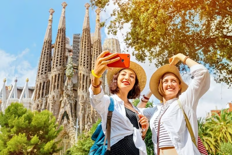 Spain is rich in history, culture, and natural beauty, with countless attractions to suit every type of traveler. From world-class museums and ancient cathedrals to beach activities and mountain hikes, the costs of attractions vary depending on your interests.