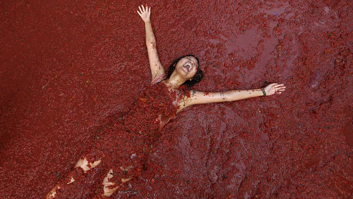 La Tomatina Festival: Spain’s Ultimate Tomato Fight in Buñol